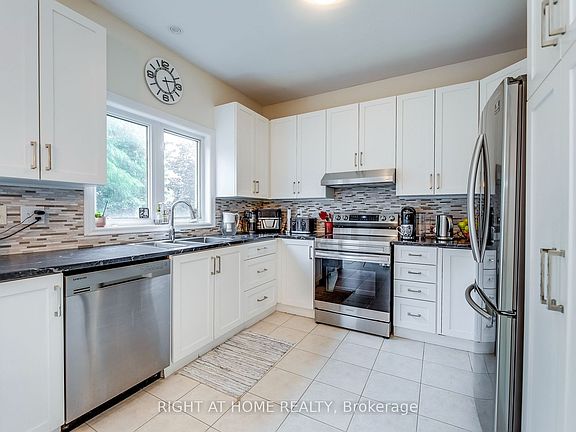 4th image of 2471 Hertfordshire Way