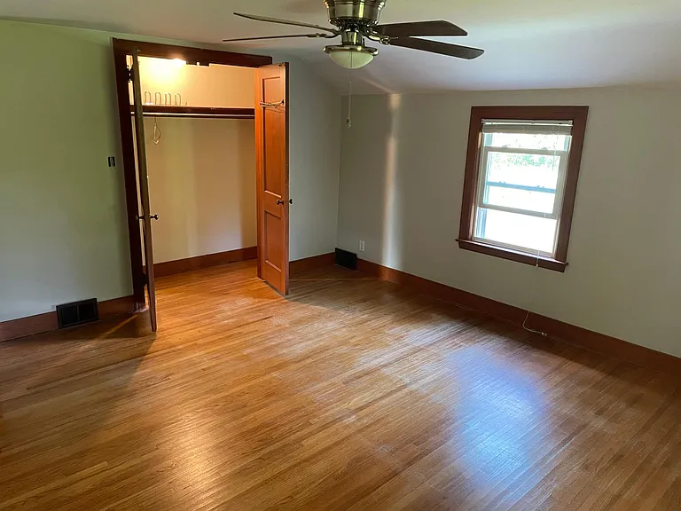 1592 N Creek Rd — Photo 33