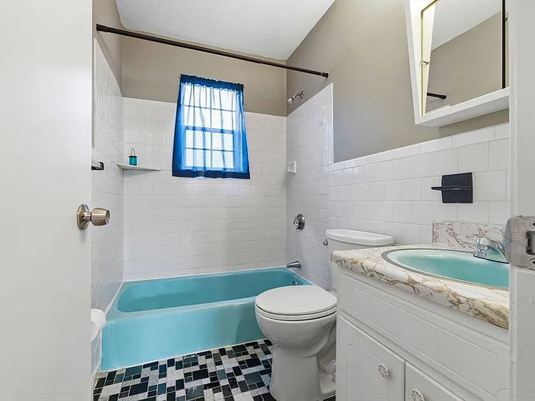 6 Venice St #B6 — Photo 12