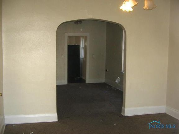 5th image of 334 E Lake St