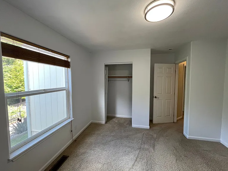 4575 Kincaid Ct — Photo 24