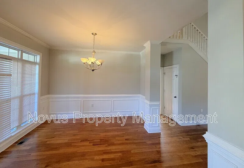 4 bed, 2.5 bath, 2000 sqft, $1,850 — Photo 4
