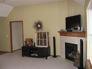3rd image of 1366 Spring Hill Dr