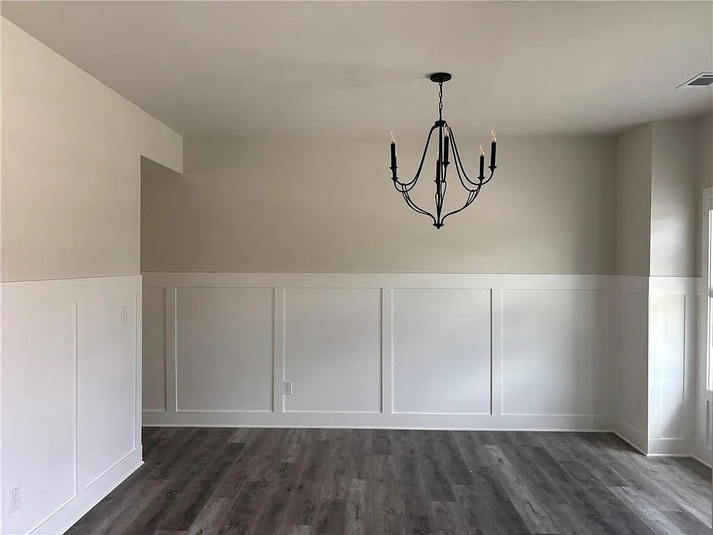 5 bed, 3.0 bath, 3140 sqft, $3,100 — Photo 4