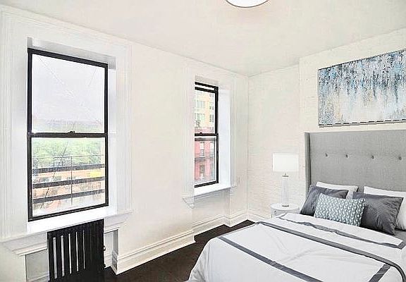 4th image of 108 E 97th St #2F