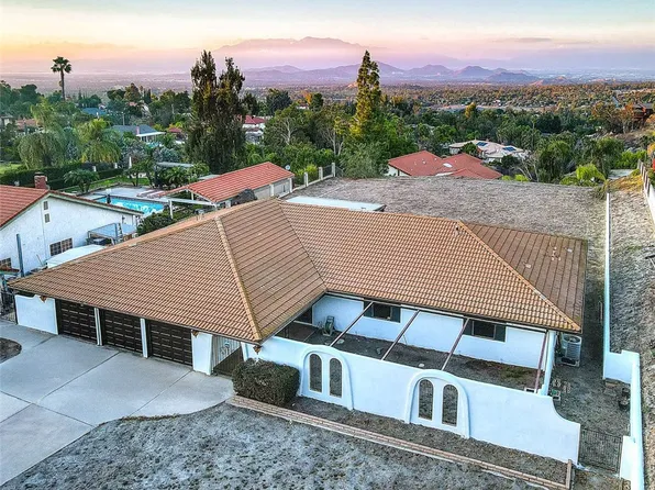 16464 Rancho Escondido Dr, Riverside, CA 92506