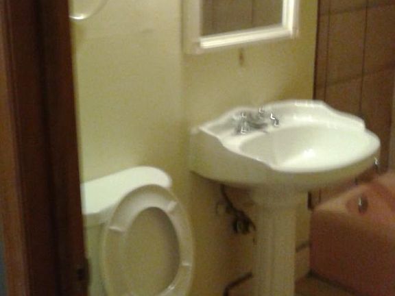5th image of 124 N Waller Ave APT B