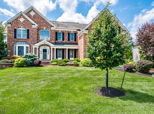 14 Rowland Dr, Hillsborough, NJ 08844