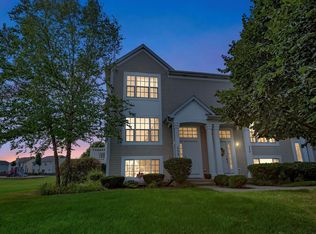 552 Silver Leaf Dr, Joliet, IL 60431