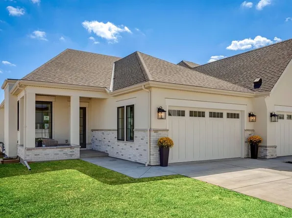 15 SE Normandy Ln SW, Calgary, AB T3E 7K1