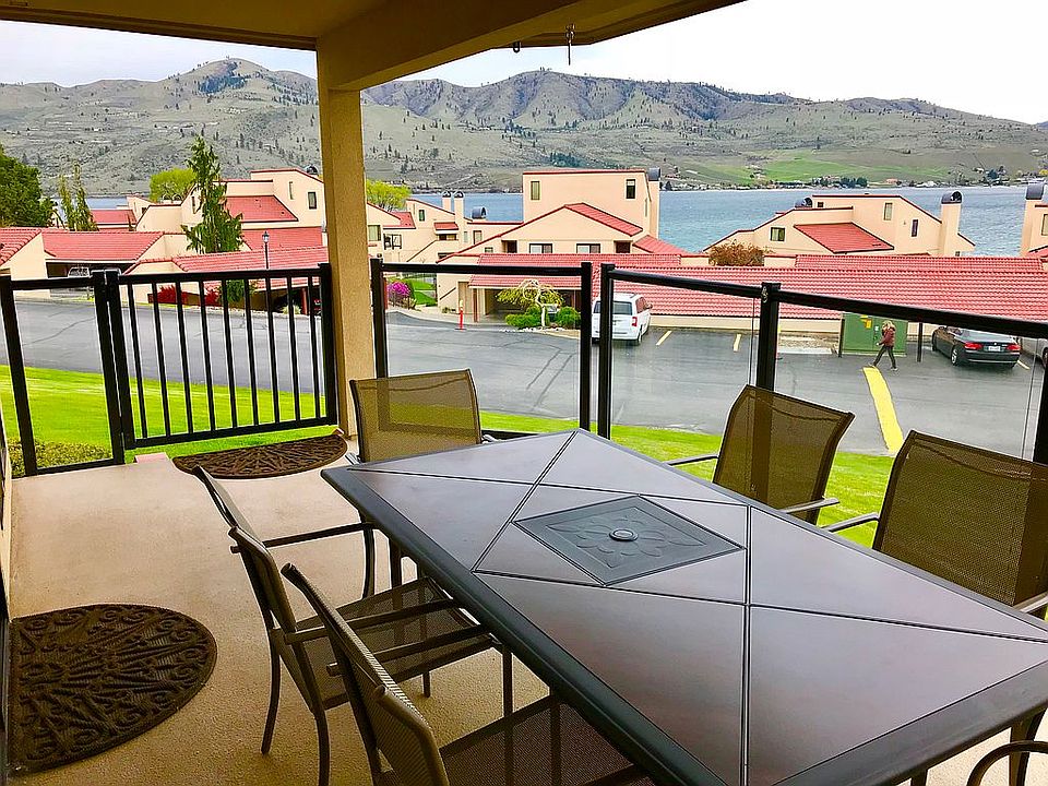 Enclosed deck pano lake view