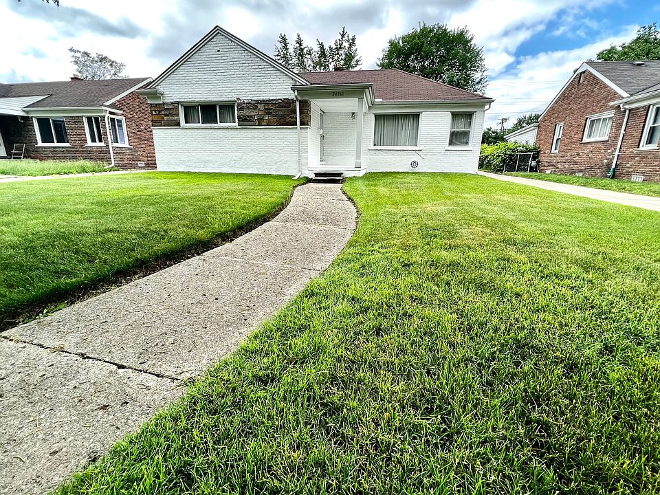 1st image of 24361 Cloverlawn St