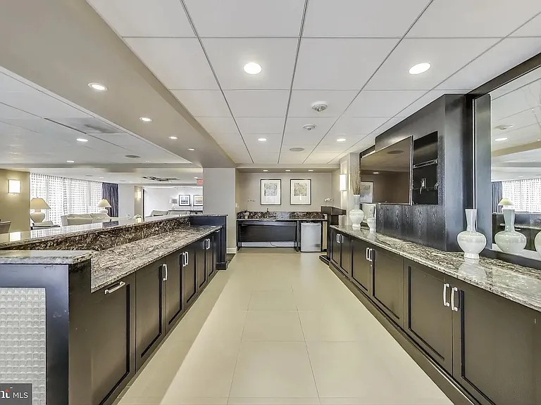 4601 N Park Ave #610 — Photo 14