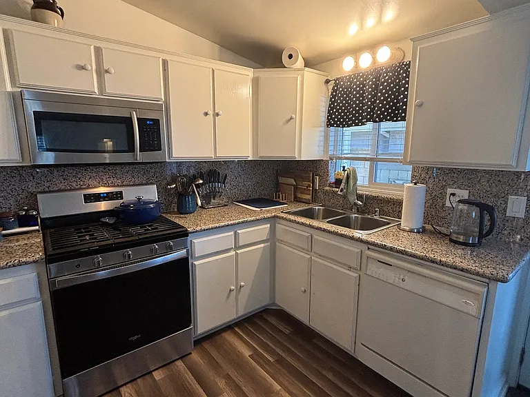 832 S Prospero Dr — Photo 11