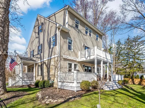 132 Muskingum Dr, Powell, OH
