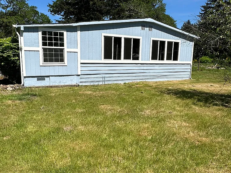 13016 Military Rd SE — Photo 4
