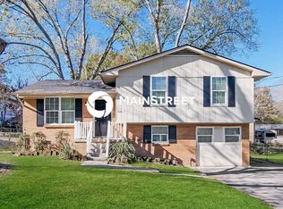 5200 Foxwood Rd, Knoxville, TN 37921