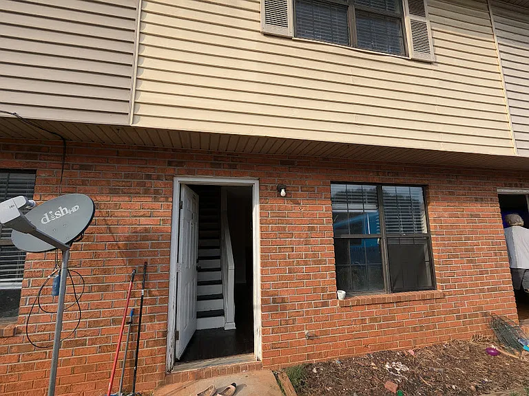 3728 Oakwood Hills Dr #B — Photo 18