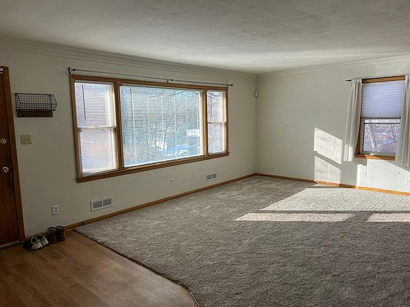 2nd image of 2808 Wall St