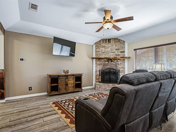 3rd image of 119 Harli Dr
