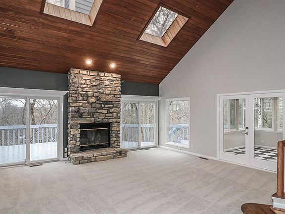 4th image of 3833 Chimney Hill Dr