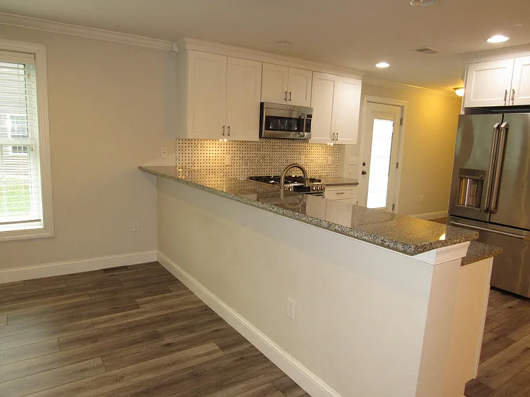 19 Riverside Dr — Photo 7