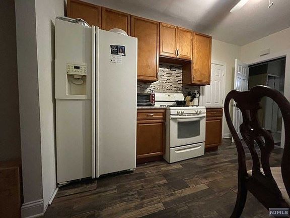 5th image of 47 Franklin Ave