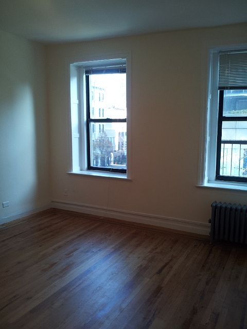 1st image of 1022 3rd Ave APT 5