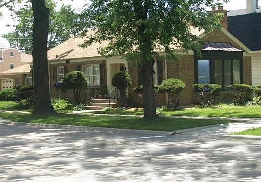 1st image of 6499 N Oxford Ave