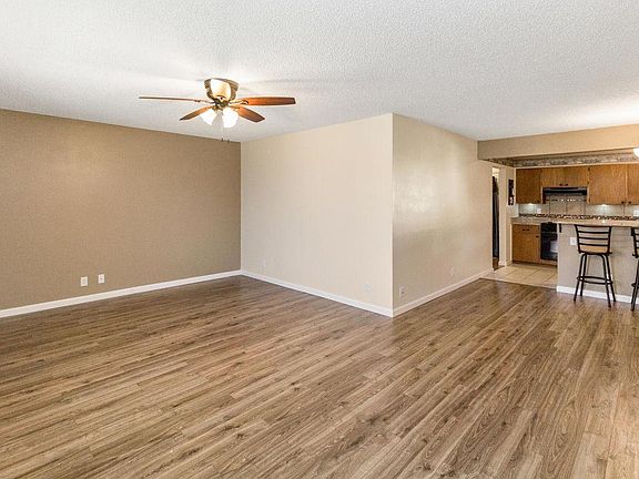 5th image of 711 E Laurel Dr APT 8