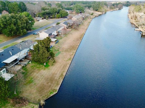 821 Parkway Dr, Natchitoches, LA 71457