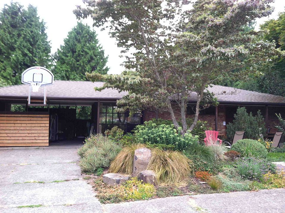 2nd image of 7011 31st Ave NE