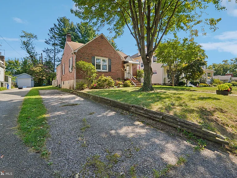 204 Glenmore Ave — Photo 26