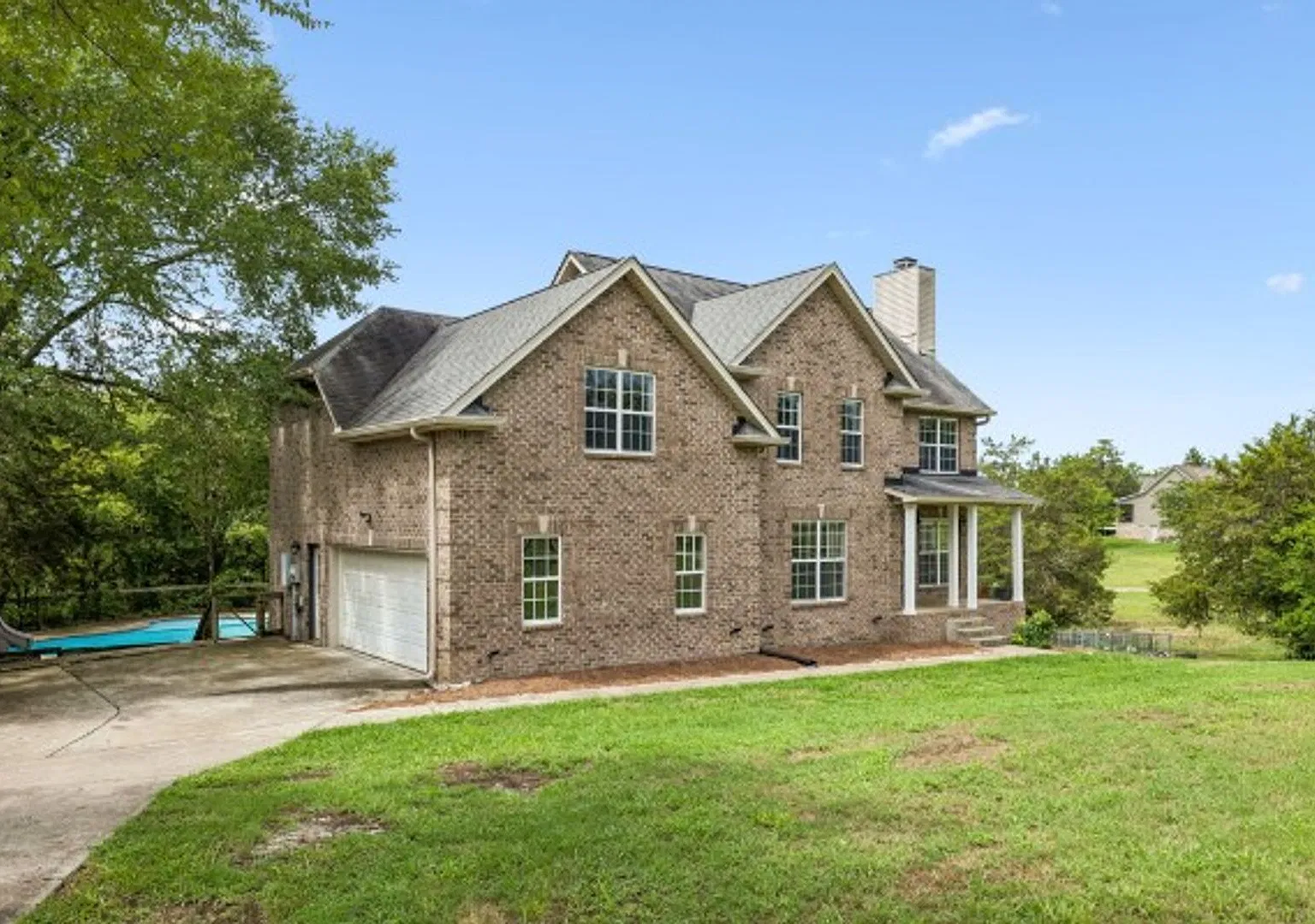 For Lease- Single Family Home On 5 Acres With A Pool! — Photo 4