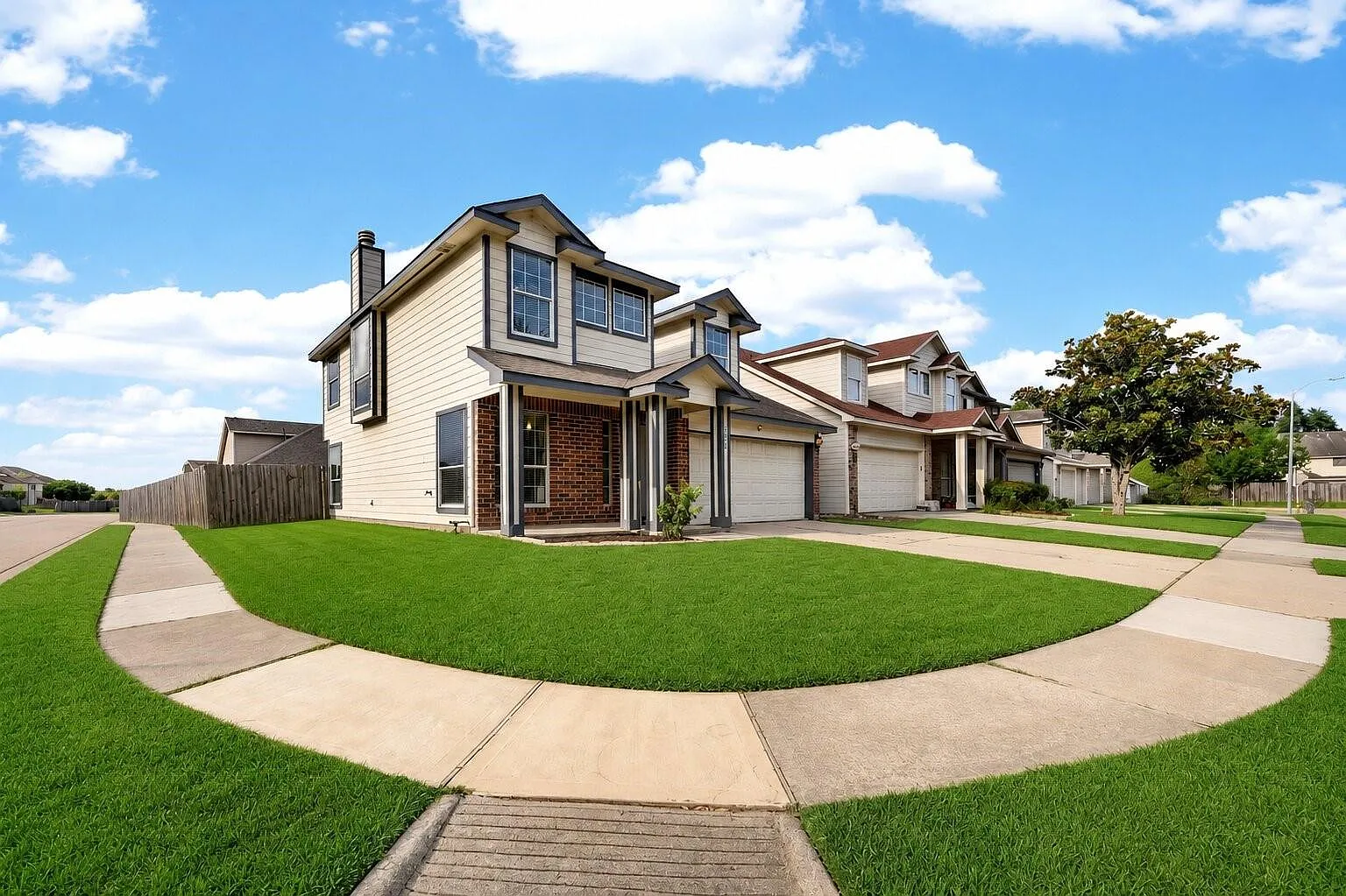 3 bed, 2.5 bath, 2466 sqft, $1,975 — Photo 4