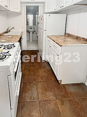3rd image of 20-62 26th St #1
