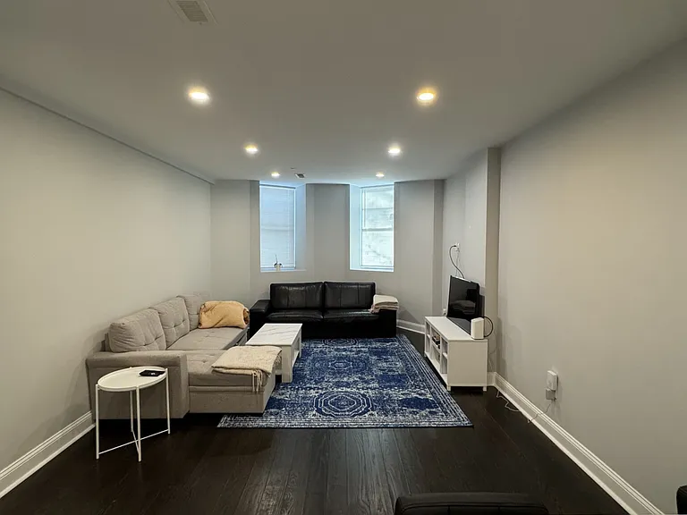 1 Strathmore Rd #A — Photo 2