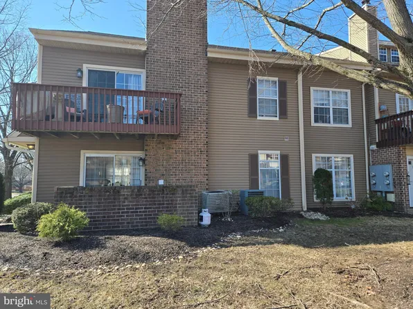 20 Hickory Dr #B-1, Horsham, PA 19044
