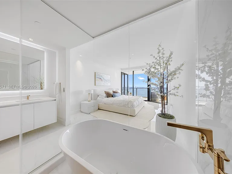 700 NE 24th St #4007 — Photo 36