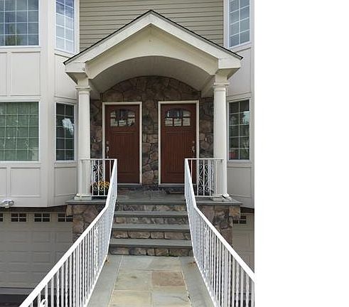 2nd image of 180 Woodside Ave