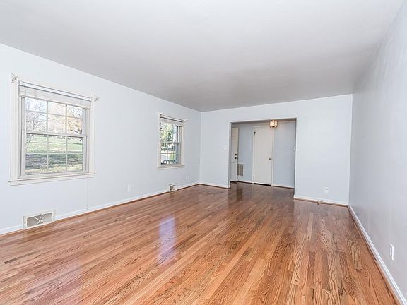 4th image of 752 Bonair Cir