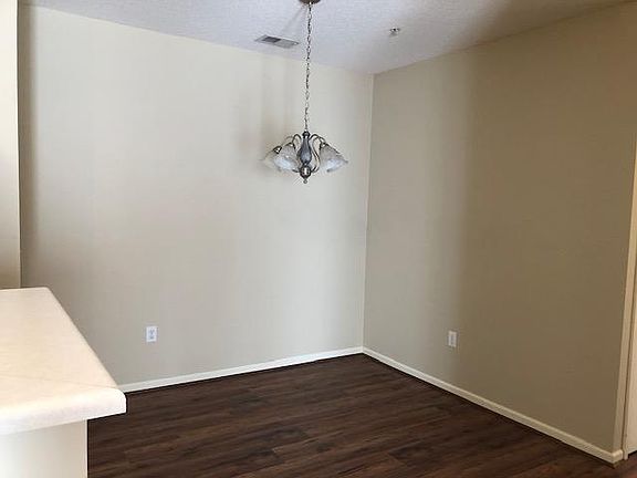 3rd image of 602 McKenna Cir #602