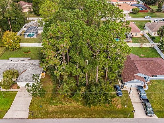 5th image of 122 Brushwood Ln