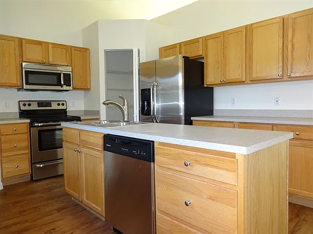 1613 SW Carillo Ave — Photo 3
