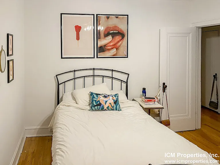 3911 N Greenview Ave #3 — Photo 2