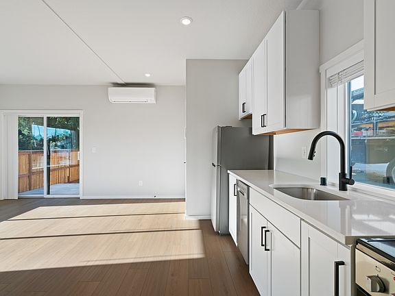 5th image of 3318 NE 47th Ct #A