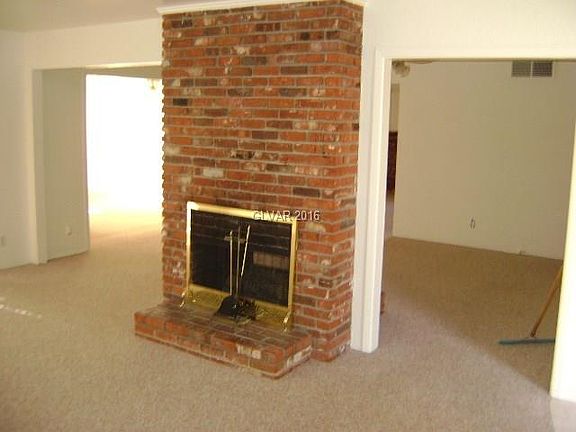 3rd image of 5129 Evergreen Ave