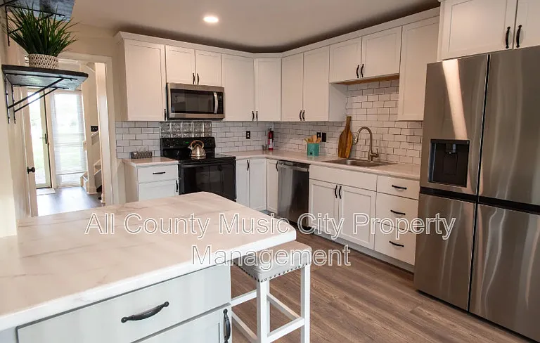 129 Hermitage Woods Dr — Photo 7