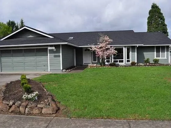1821 Pinedale St photo 1