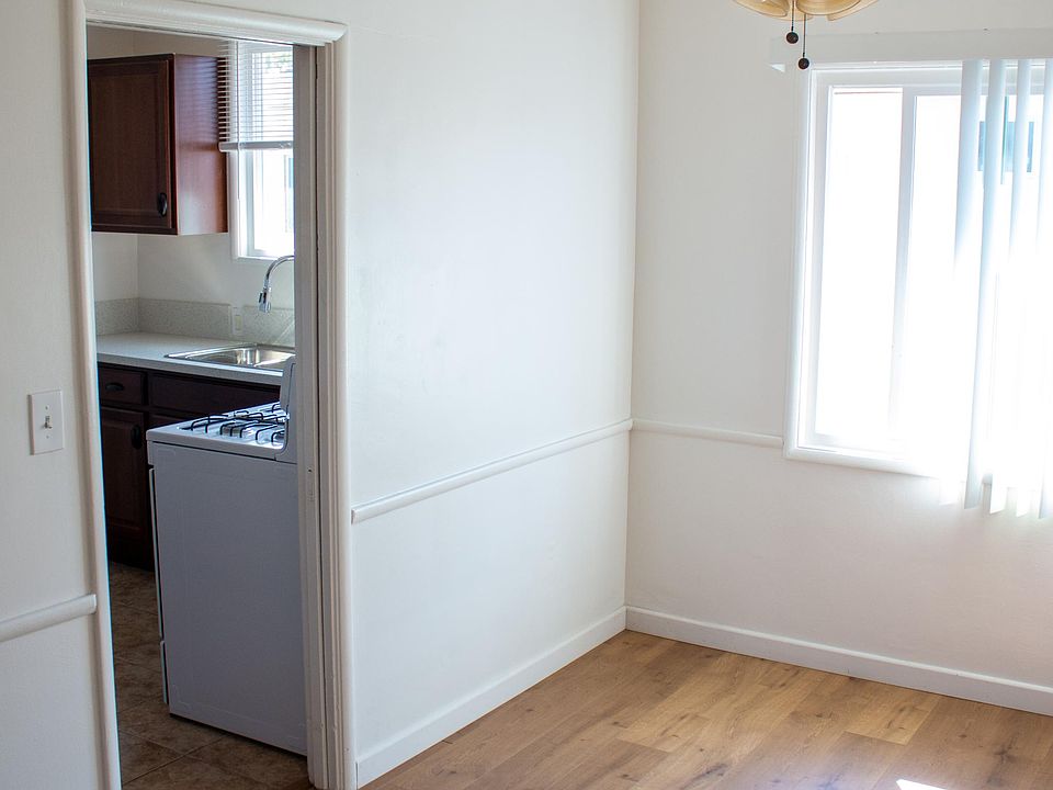 2nd image of 1443 Rock Glen Ave